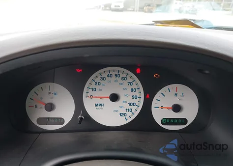 2002 Chrysler Voyager z USA, uszkodzony, nr VIN 1C4GJ25332B614042